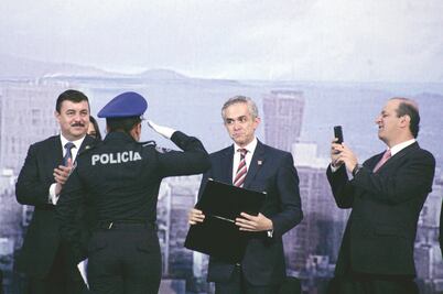 Nombran a mujer Policía Distinguida