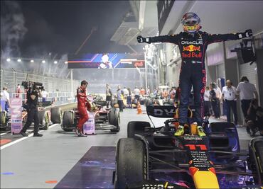 Checo Pérez logra su cuarta victoria en la Fórmula 1 tras ganar el GP de Singapur