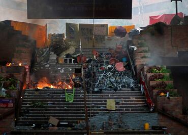 Policía de Hong Kong allana universidad ocupada por manifestantes
