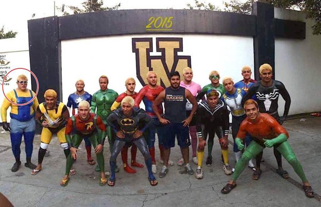 El liniero defensivo de los Pumas de la UNAM de Liga Mayor, Juan Francisco Espinosa Martínez, quien porta el número 55, terminó en el hospital tras la novatada que tradicionalmente hace el equipo a los jugadores de primer año