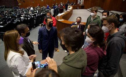 Morenistas piden "correr" a alumnos de Margarita Zavala del pleno por riesgo de Covid