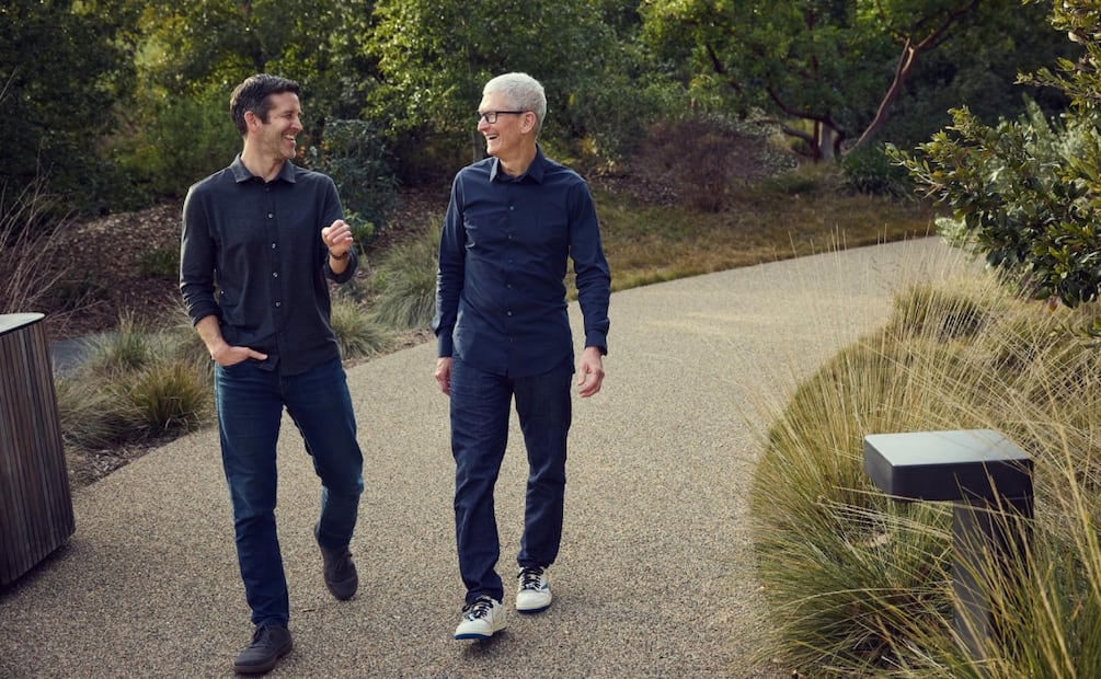 Cook concluye su etapa como CEO de Apple tras 15 años, con nuevos productos, servicios y un valor de mercado que se multiplicó más de 20 veces. Foto: Especial