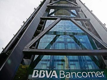 Bank headquarters in Mexico City evacuated due to threats