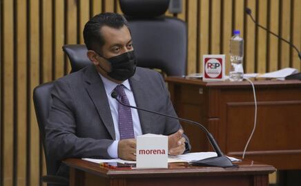 Sergio Gutiérrez "dobletea" puestos ante el INE y la Cámara de Diputados por Morena