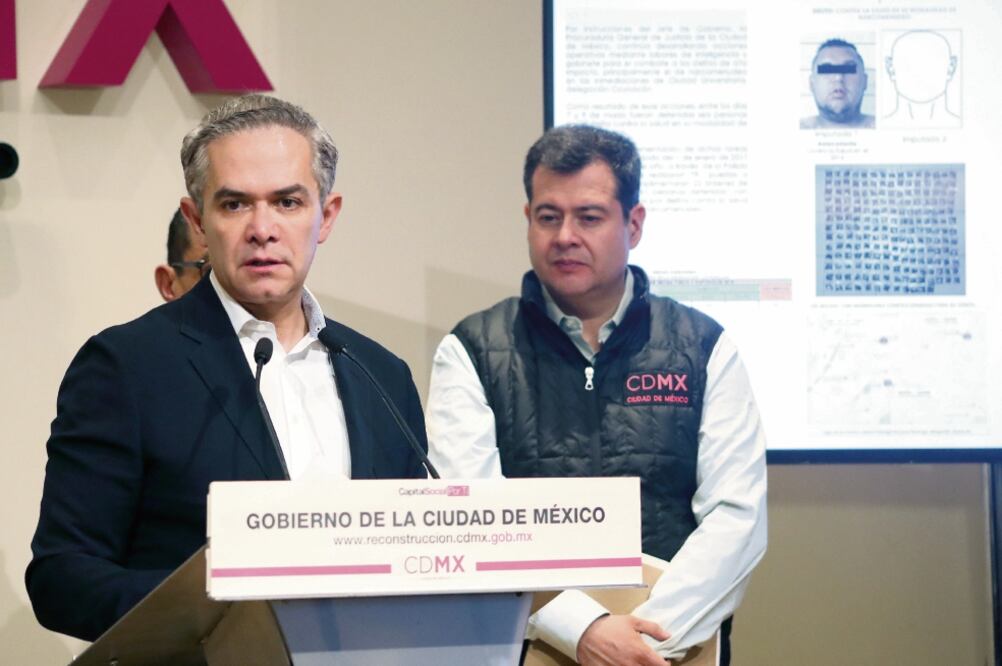 El jefe de Gobierno, Miguel Ángel Mancera, informó que se han entregado 224 créditos por 225 millones de pesos a inmuebles en código rojo tras el sismo (ARIEL OJEDA. EL UNIVERSAL)
