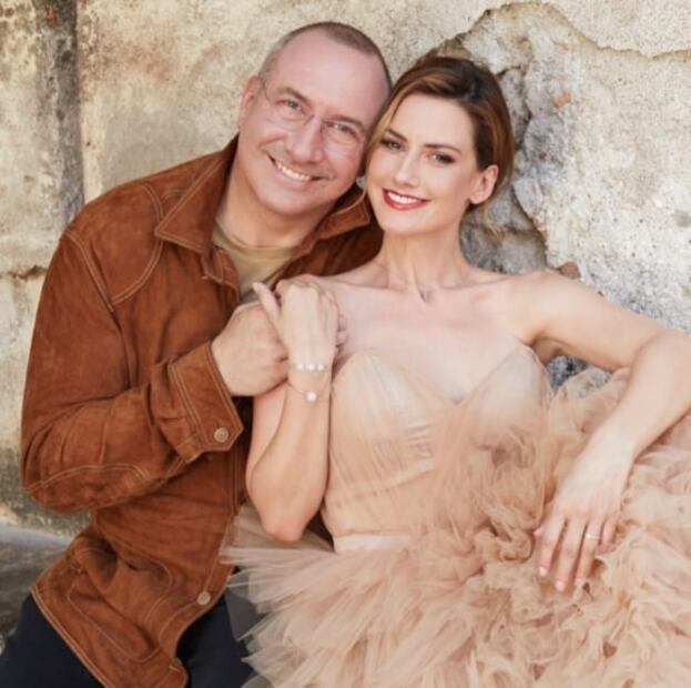 Altair Jarabo se compromete con empresario casi 20 años mayor que ella