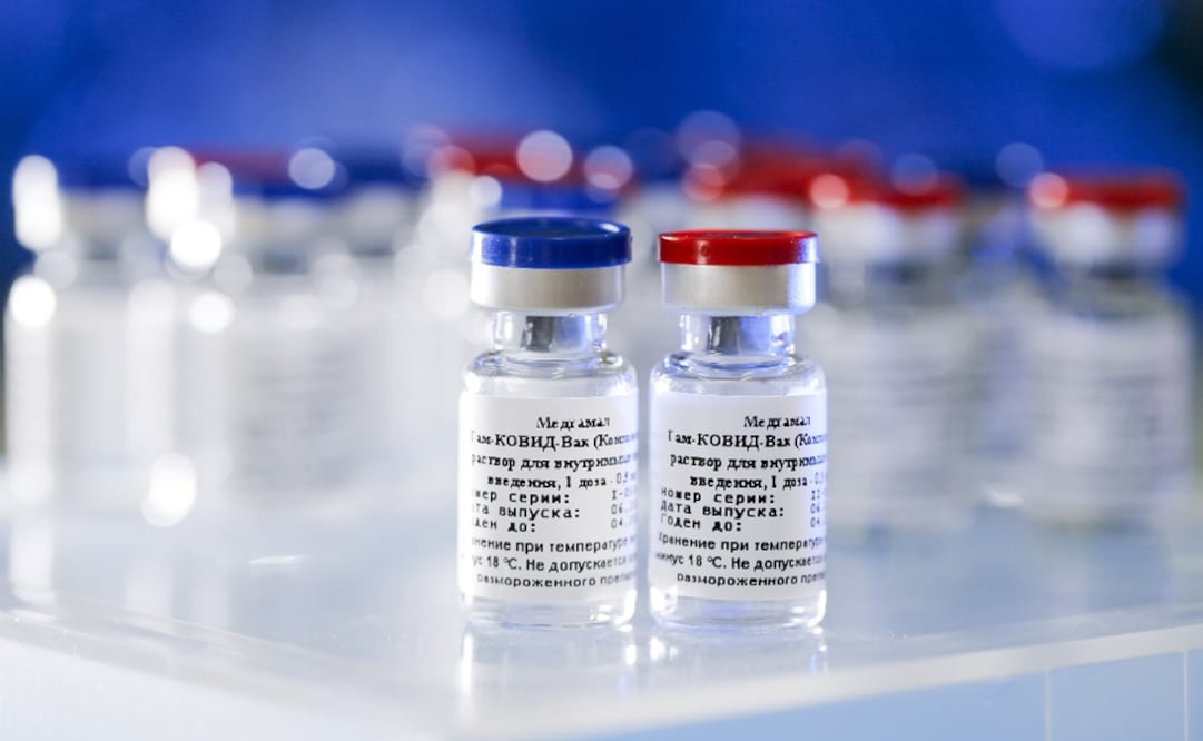 A new vaccine is on display at the Nikolai Gamaleya National Center of Epidemiology and Microbiology in Moscow, Russia – Photo: Alexander Zemlianichenko Jr/ Russian Direct Investment Fund via AP