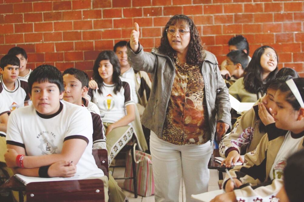 Historia Universal y Educación Cívica y Ética serán impartidas nuevamente en la secundaria. (ARCHIVO EL UNIVERSAL)