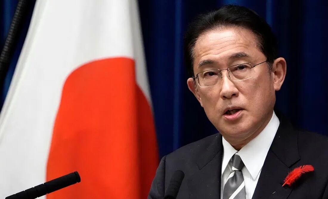 El primer ministro japonés Fumio Kishida habla durante una conferencia de prensa en la residencia oficial. Foto: Getty Images