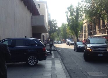 Embajadora de Estados Unidos llega a sede de la SRE