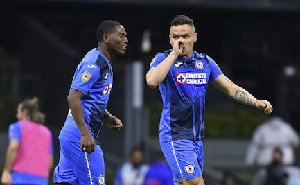 Cruz Azul vence al América con penal de último minuto