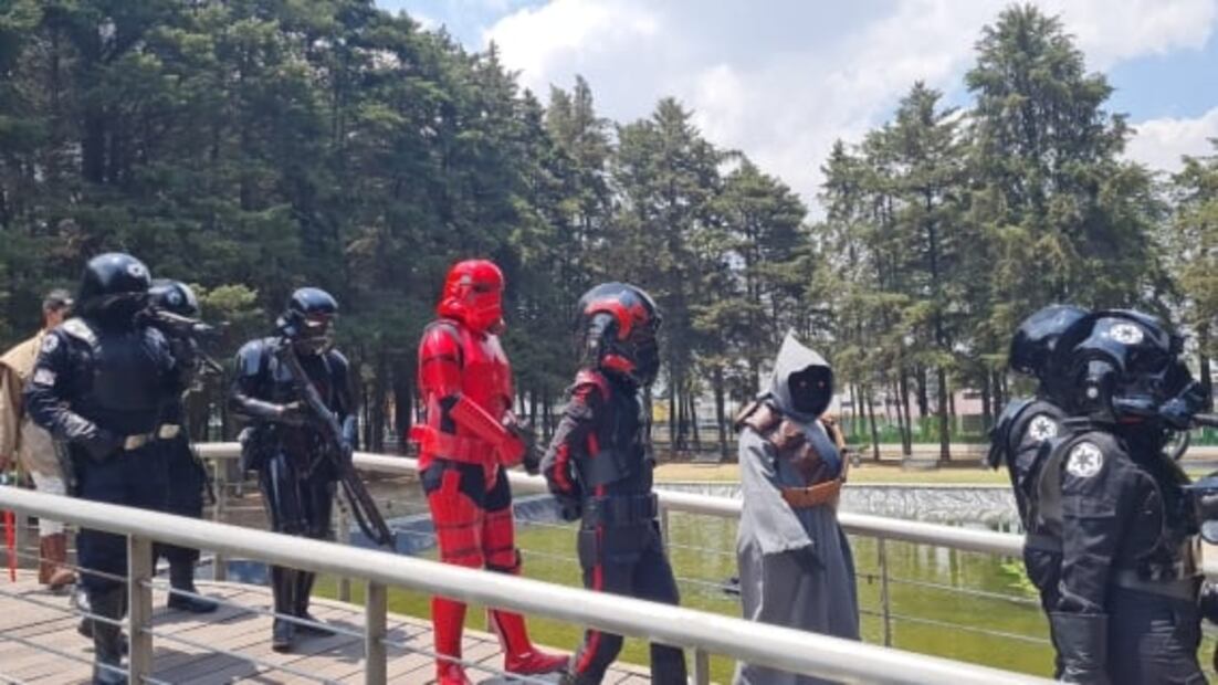 Arriba Darth Vader al Parque Metropolitano de Toluca para celebrar el Día del Niño