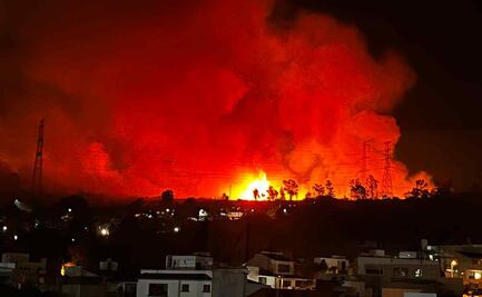 VIDEOS: Reportan fuerte incendio en pastizales en Naucalpan