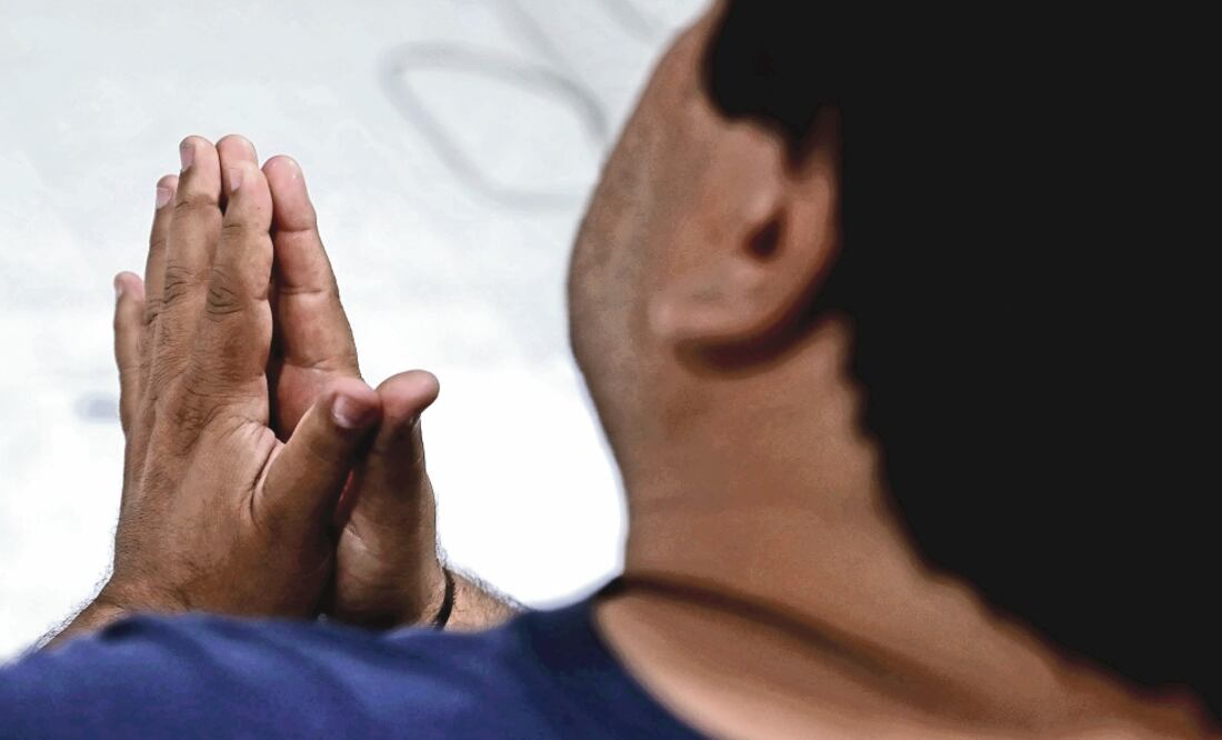 El ISSSTE acusó de fraude a Emmanuel, quien afirma que mediante intimidaciones lo obligaron a renunciar. A seis años de juicio y con una resolución en su favor, aún no le devuelven su empleo (JUAN BOITES. EL UNIVERSAL)