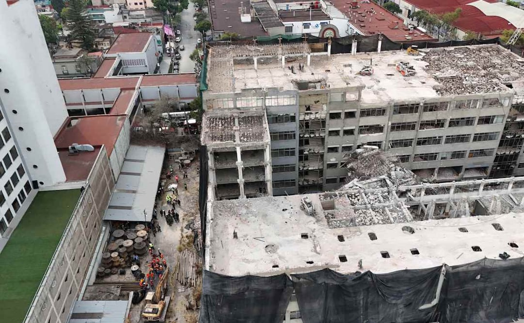 Colapsa estructura de edificio en demolición en San Antonio Abad (09/03/2026). Foto: Valente Rosas / EL UNIVERSAL