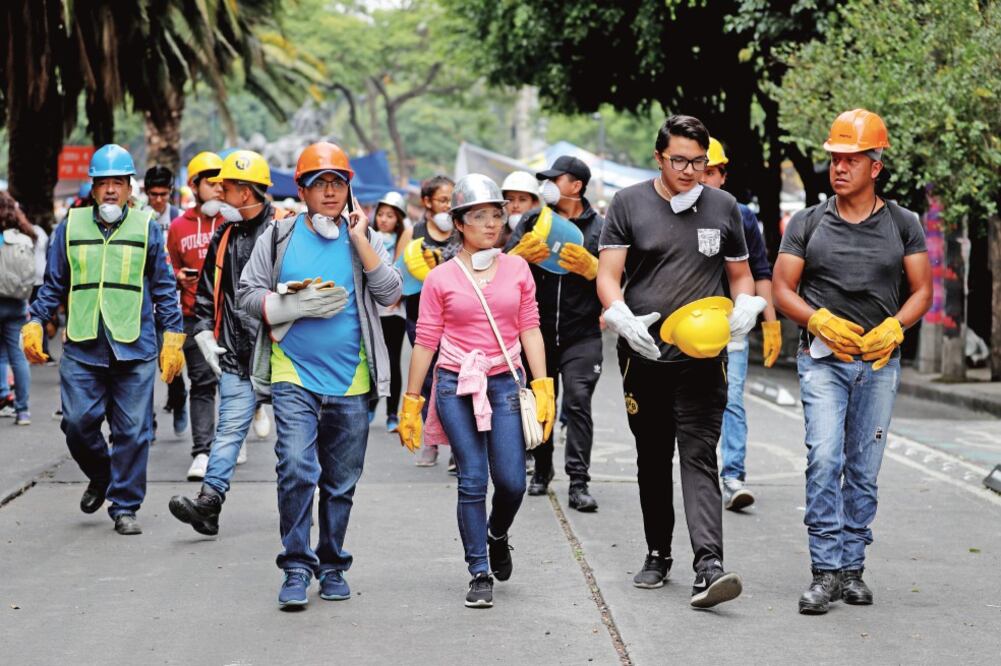 Luis Videgaray dijo que México está herido por los sismos, pero la sociedad unida ha salido a las calles a ayudar y rescatar víctimas (JORGE SERRATOS. ELUNIVERSAL)