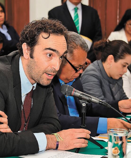 Durante su comparecencia ante diputados del Congreso local, Andrés Lajous rechazó que la Ciudad de México sea “conejillo de indias” en materia de movilidad, como lo aseguran PAN y PRD. ESPECIAL