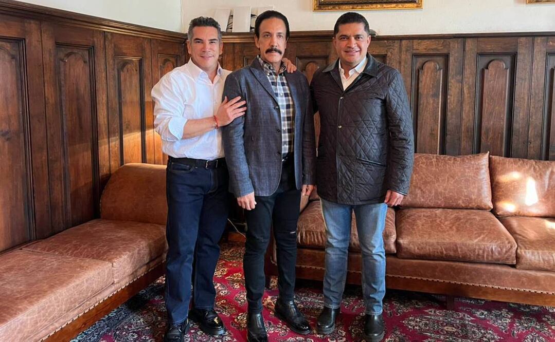 De izquierda a derecha: Alejandro Moreno, Omar Fayad y Julio Valera Piedras. Foto: Twitter @jmvalerapiedras