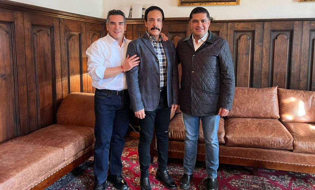 De izquierda a derecha: Alejandro Moreno, Omar Fayad y Julio Valera Piedras. Foto: Twitter @jmvalerapiedras
