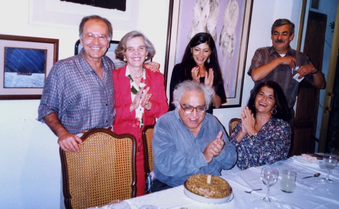 Beatriz Sánchez Monsiváis, prima de Carlos Monsiváis, dijo que en la casa del escritor todavía se siguen encontrando fotografías y documentos. Foto: Cortesía Museo del Estanquillo