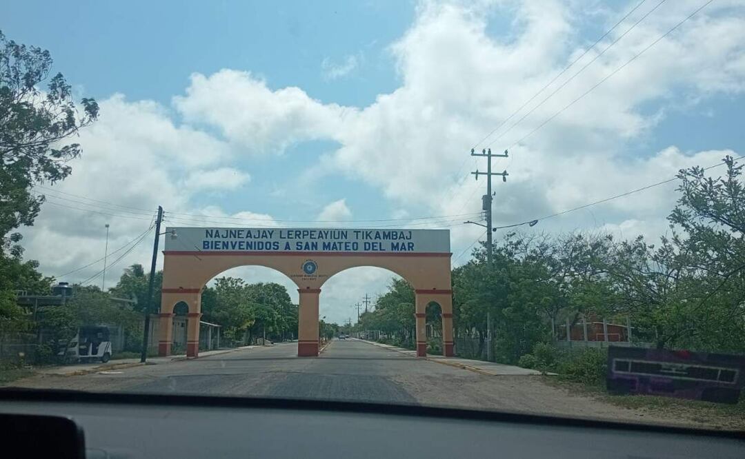 En total reabrieron 7 escuelas en San Mateo de Mar, Oaxaca tras petición de padres de familia (03/06/2025). Foto: Juan Carlos Zavala / EL UNIVERSAL