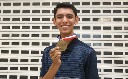 Joven mexicano conquista medalla en Olimpiada de Química