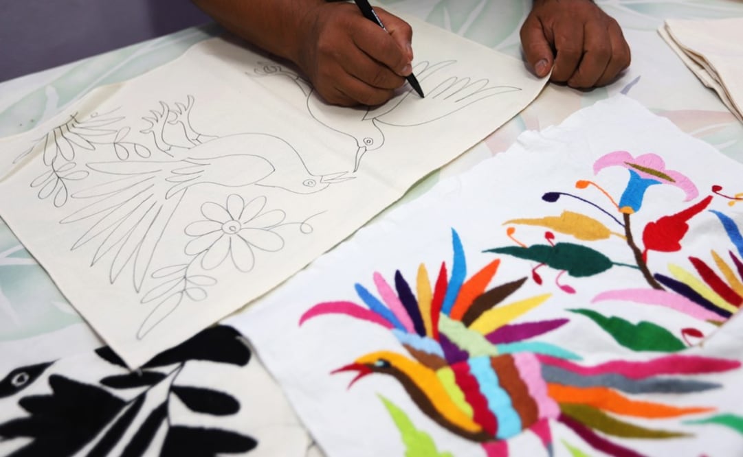 Raw Edges used an embroidery from Tenango de Doria in one of its pieces for Louis Vuitton - Photo:  Berenice Fregoso/EL UNIVERSAL