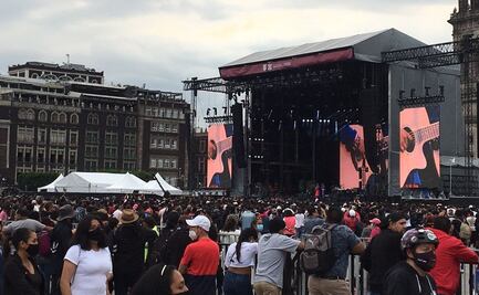 Paliacates y tatuajes calientan el Zócalo previo a la Maldita Vecindad