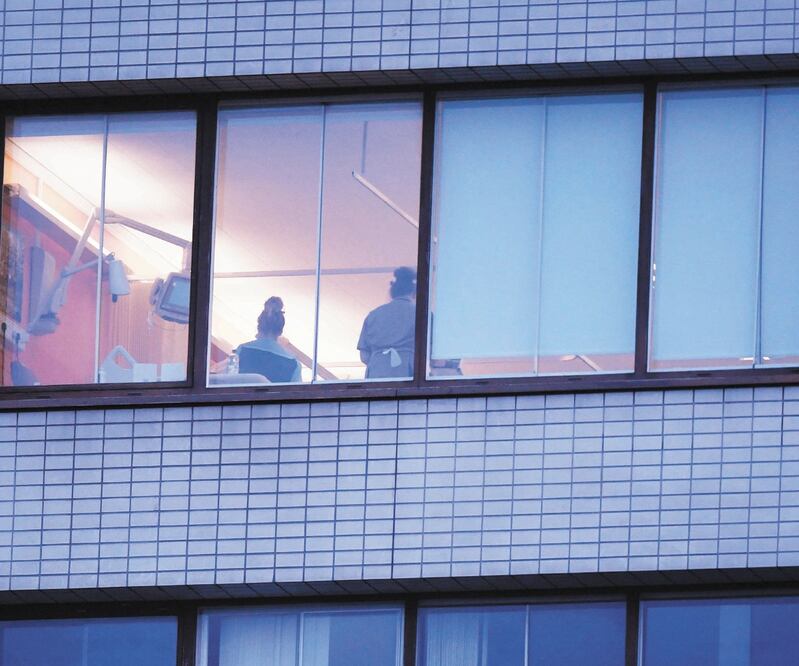 Hospital St. Thomas, donde se encuentra internado el premier británico Boris Johnson, en Londres. FACUNDO ARRIZABALAGA. EFE