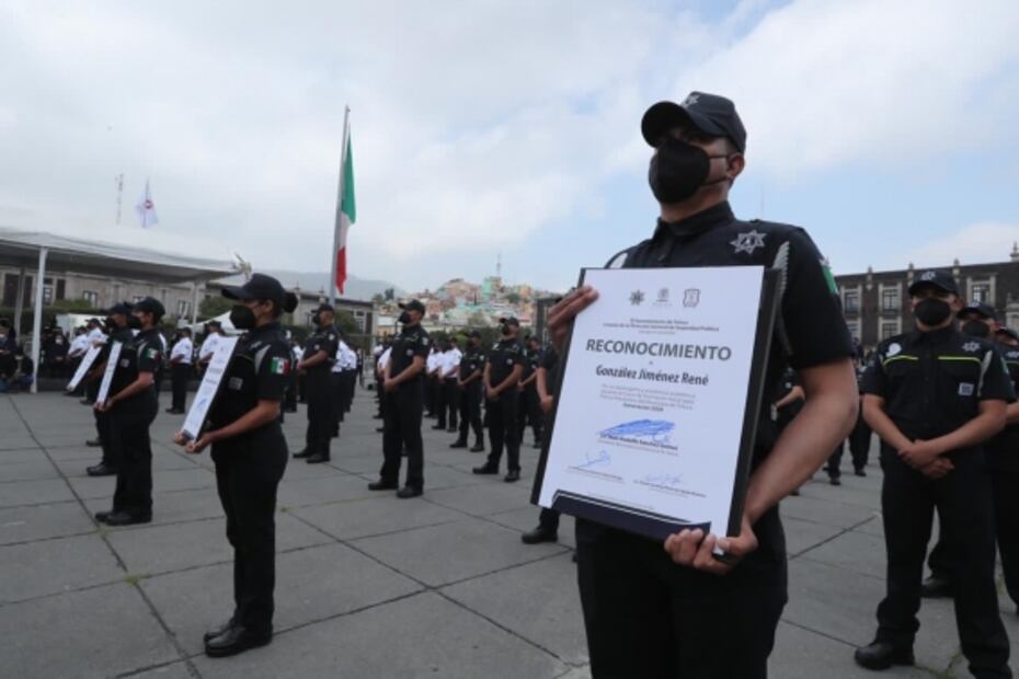 Alcalde reconoce déficit de mil 500 policías municipales en Toluca