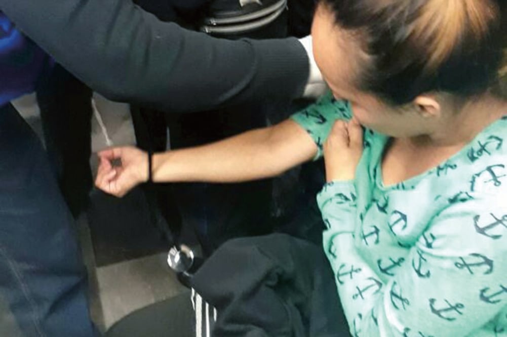 La mujer que presuntamente escapó de un secuestro pidió ayuda en la estación del Metro Pino Suárez, en donde la atendieron por crisis nerviosa (ESPECIAL)