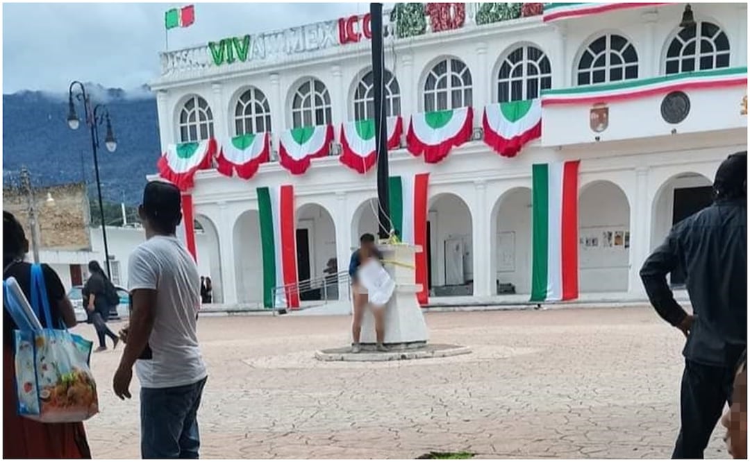 Taxistas pasean desnudo a presunto asesino de origen hondureño por la muerte de su compañero en calles de Chiapas. Foto: Especial