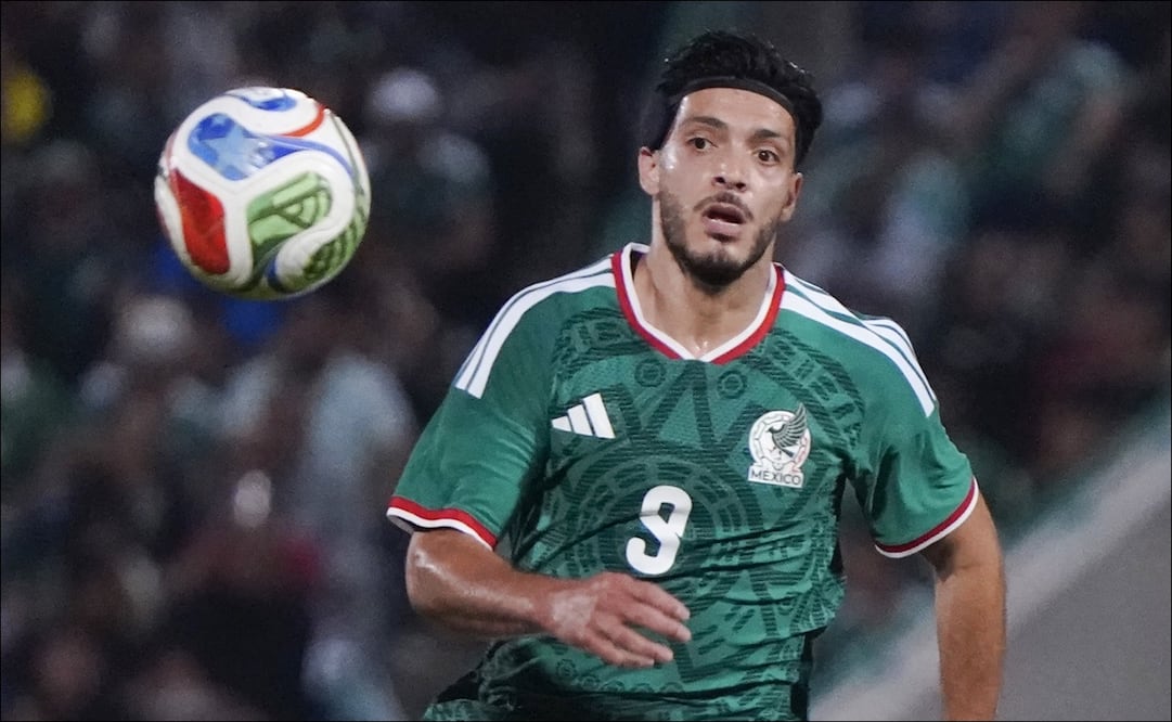 Raúl Jiménez salió enojado y estalló contra la afición en Torreón: Por eso nos llevan a Estados Unidos / FOTO: Imago7