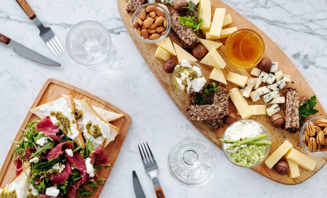 Nada como saborear distintos quesos que hayamos conservado adecuadamente / Foto: Pexels