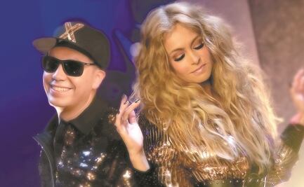 Paulina Rubio canta cumbia con Raymix para curar penas