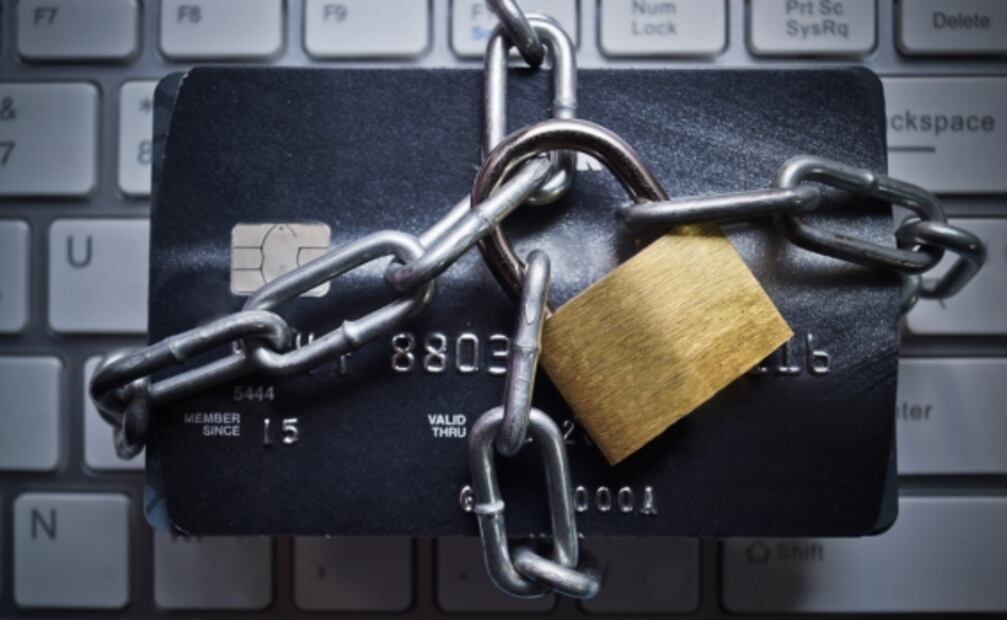 Cómo evitar estafas al buscar trabajo en el extranjero