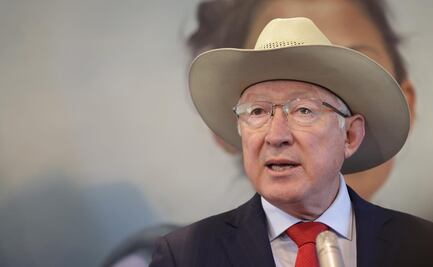 Ken Salazar reacciona a amenaza de Trump a México por aranceles; “lo va a tener que conciliar”, señala