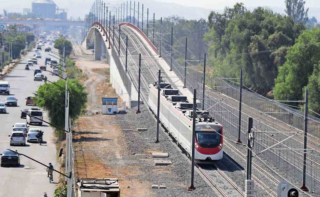 Tren llegará al AIFA
Para la Semana Santa, el gobierno federal prevé poner en operación la ampliación de la Línea 1 del Tren Suburbano de Lechería hacia el AIFA. El tiempo estimado del recorrido desde Buenavista es de 39 minutos. Foto: Arturo Contreras / EL UNIVERSAL
