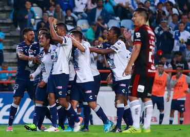 Pachuca consigue su primer triunfo de local