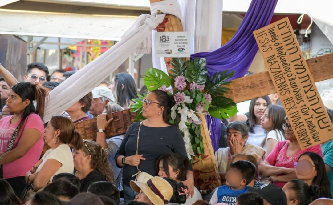 Tras entrega de certificado de la UNESCO por la “Pasión de Cristo”, habitantes de Iztapalapa se sienten orgullosos.
Foto: Santiago Cadena