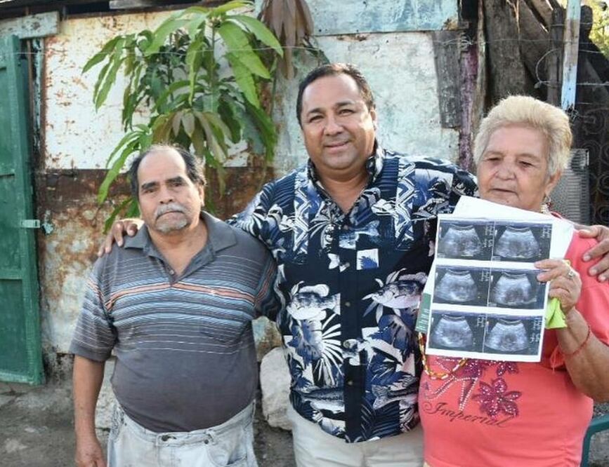 Fernando Pucheta Sánchez, alcalde con licencia, y María de la Luz “R” (Foto: Especial)