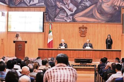 Preocupa a intelectuales intolerancia ante crítica