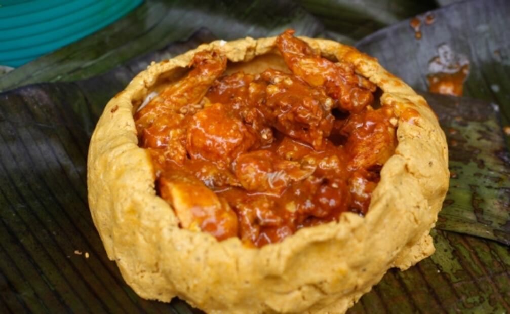 ¿Qué es el mucbipollo, el platillo yucateco para Día de Muertos?