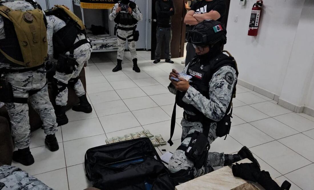 Guardia Nacional localiza en un cuartel de Jalisco armas sin registrar y 48 mil dólares. Foto Especial