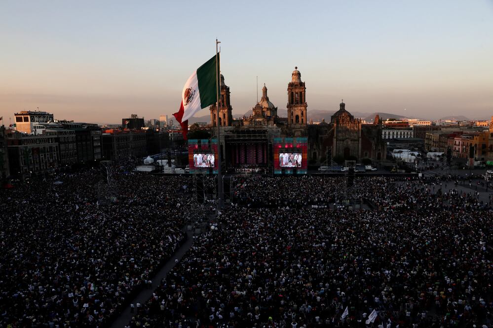 Andrés Manuel López Obrador en el Zócalo capitalino en diciembre de 2018 / Archivo. El Universal