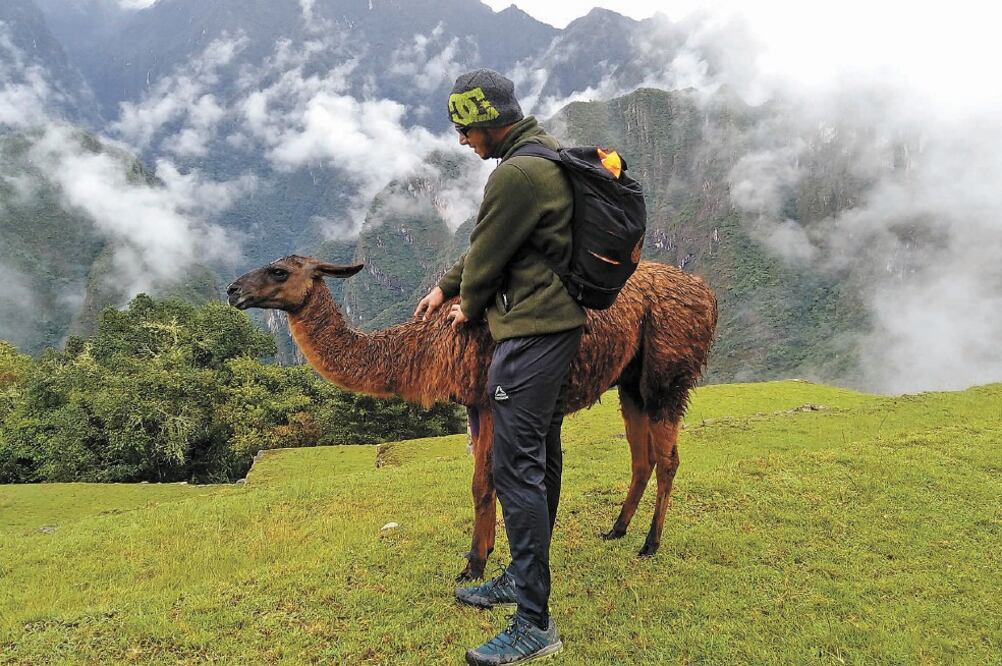 Gabriel Luna Ibarra, estudiante del TNM, fue asesinado por sujetos que lo asaltaron la noche del sábado pasado luego de salir de la escuela. Foto: TOMADA DE FACEBOOK