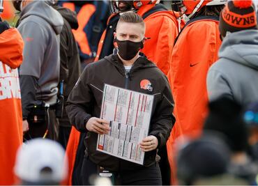Browns serán guiados por una mujer ante los Steelers
