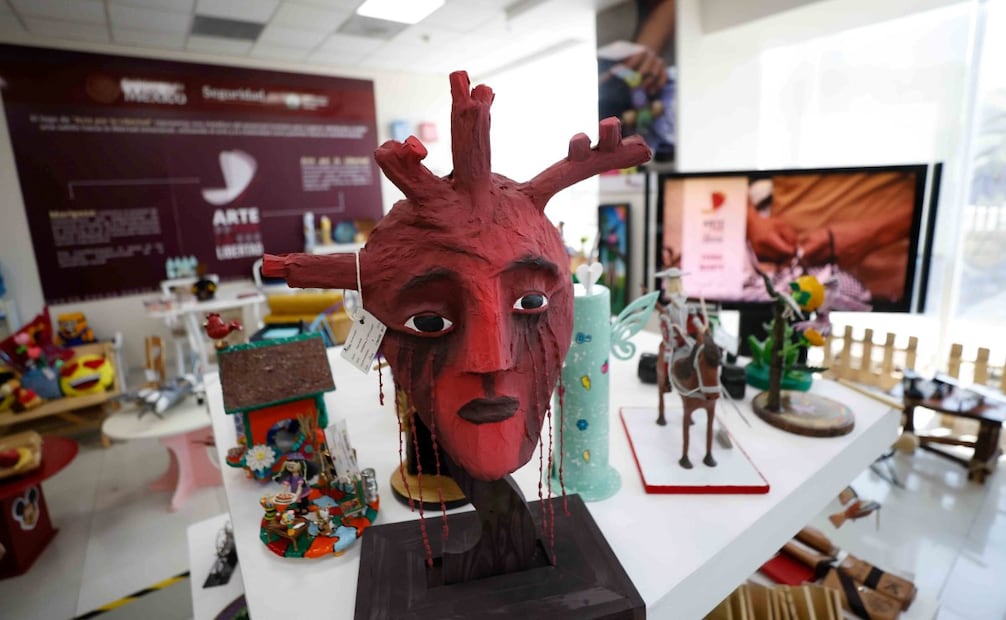 Los productos de “Arte por la Libertad” abarcan distintas técnicas: herrería, cerámica, textiles, óleo, piñatería, carpintería, textiles, moldeado de jabón. Foto: Diego Simón Sánchez/ EL UNIVERSAL