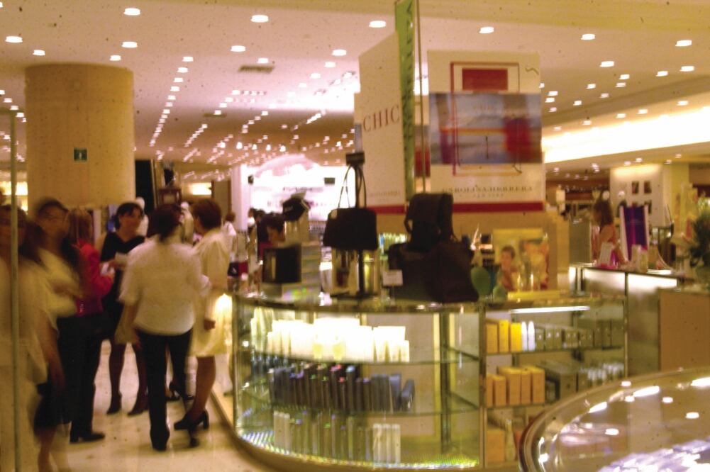 La sucursal renovada tendrá la primera boutique de Fragancias de Carolina Herrera, declara la compañía en un comunicado (ARCHIVO EL UNIVERSAL)