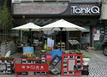 En este restaurante hípster puedes comer de una maleta